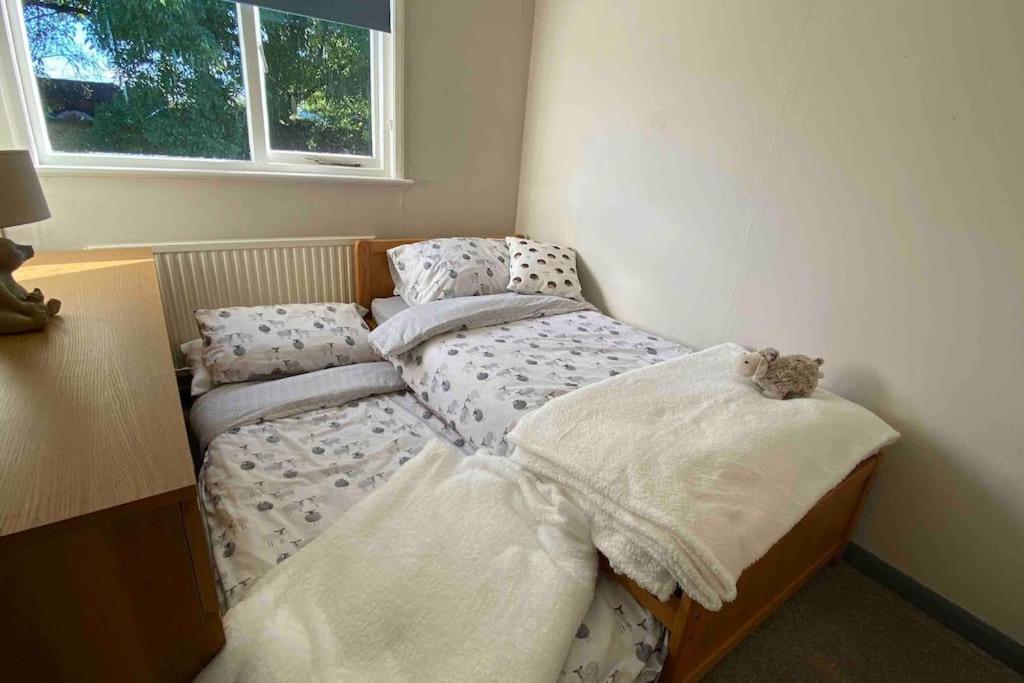 Cheerful 3 Bedroom Bungalow With Indoor Fire Place Gloucester Buitenkant foto