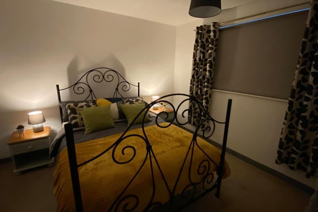 Cheerful 3 Bedroom Bungalow With Indoor Fire Place Gloucester Buitenkant foto