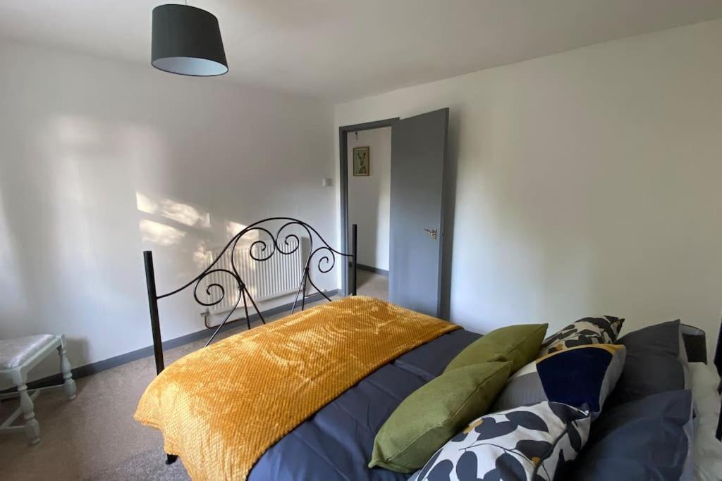 Cheerful 3 Bedroom Bungalow With Indoor Fire Place Gloucester Buitenkant foto