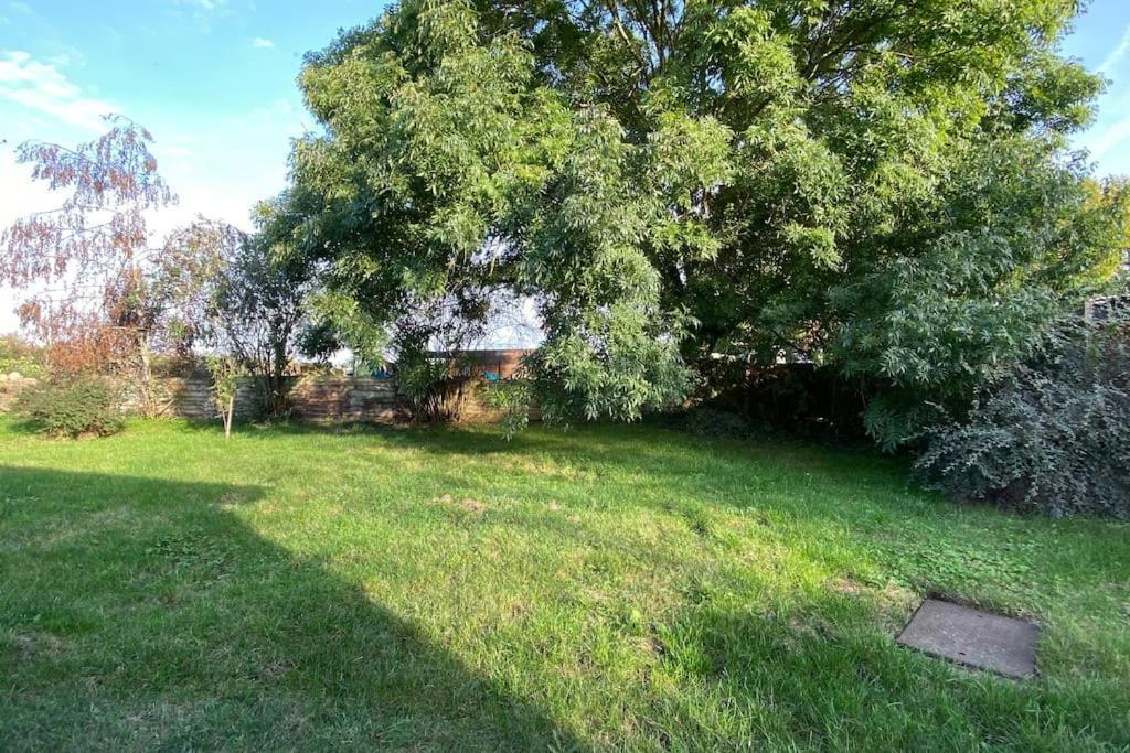 Cheerful 3 Bedroom Bungalow With Indoor Fire Place Gloucester Buitenkant foto